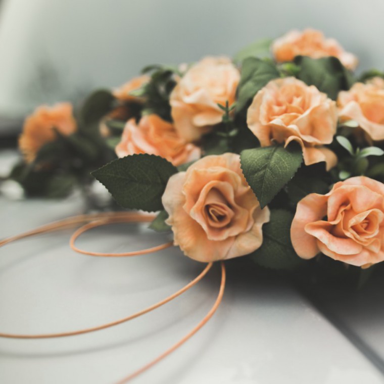 bloemen trouwauto